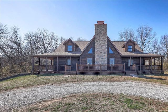 684 NW 832P Road, Blairstown, MO 64726