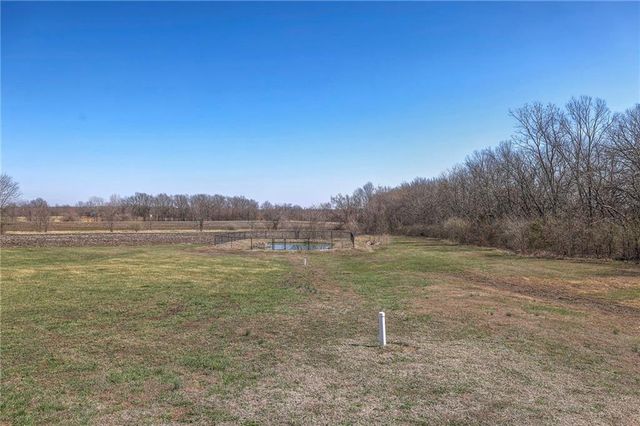 684 NW 832P Road, Blairstown, MO 64726