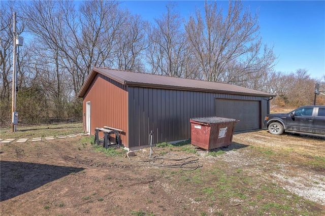 684 NW 832P Road, Blairstown, MO 64726