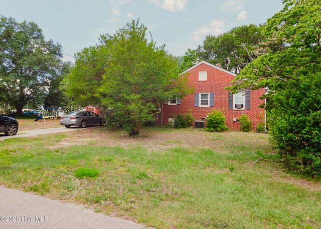 303 Myrtle Avenue, Hamlet, NC 28345