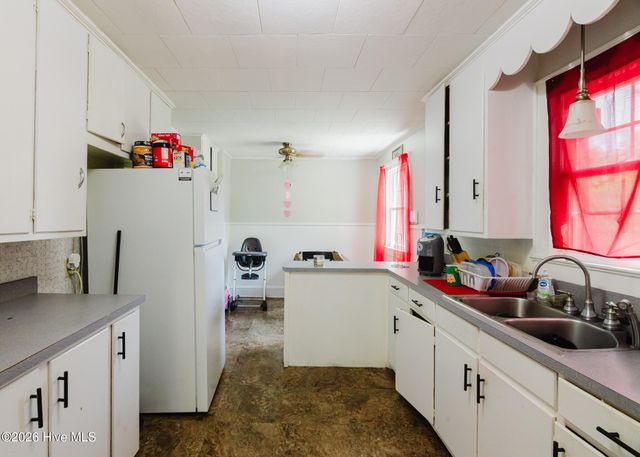 303 Myrtle Avenue, Hamlet, NC 28345