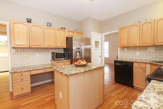 2601 Rustic Ridge Court, Charlotte, NC 28270