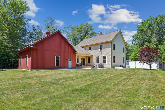 29 Green Valley Lakes Road, East Lyme, CT 06333