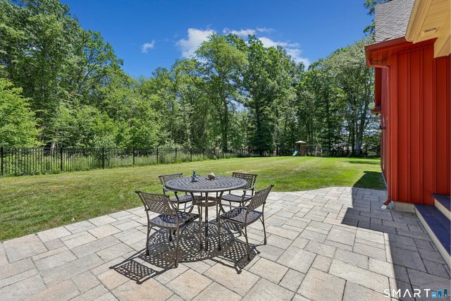 29 Green Valley Lakes Road, East Lyme, CT 06333