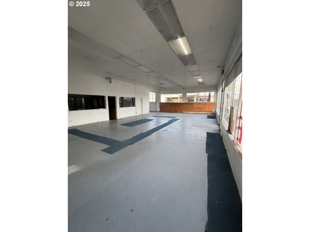 705 S BROADWAY, Coos Bay, OR 97420