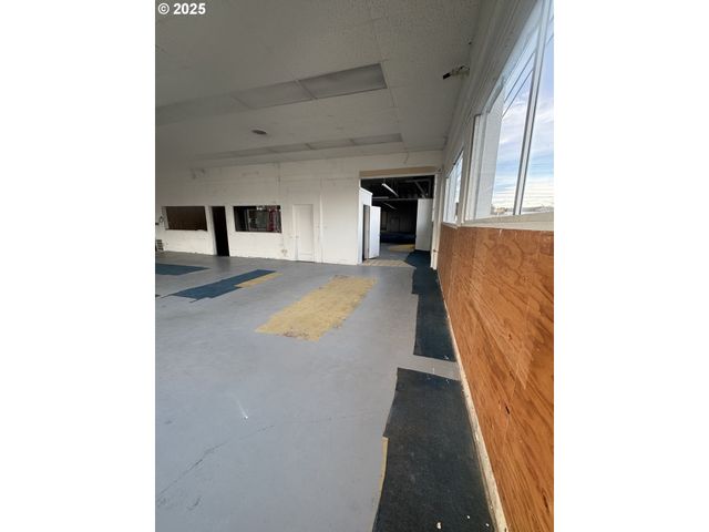 705 S BROADWAY, Coos Bay, OR 97420