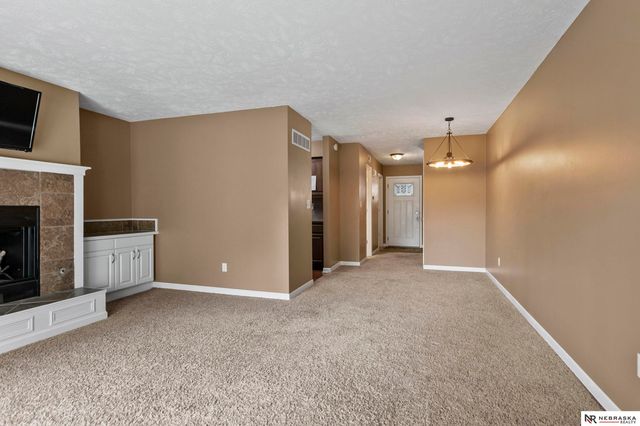 3710 N 40th Street, Lincoln, NE 68504