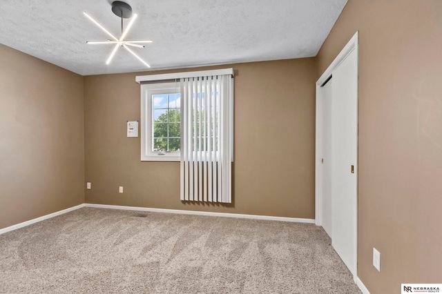 3710 N 40th Street, Lincoln, NE 68504