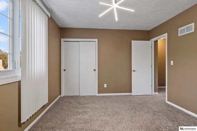 3710 N 40th Street, Lincoln, NE 68504