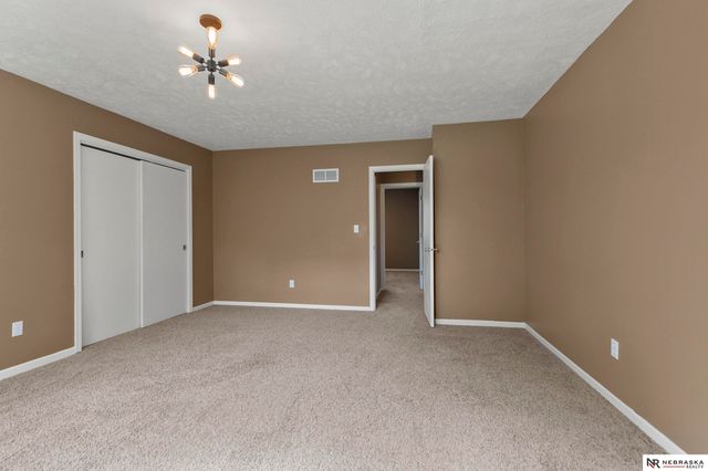 3710 N 40th Street, Lincoln, NE 68504