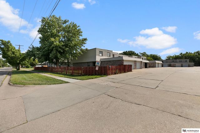 3710 N 40th Street, Lincoln, NE 68504