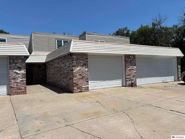 3710 N 40th Street, Lincoln, NE 68504