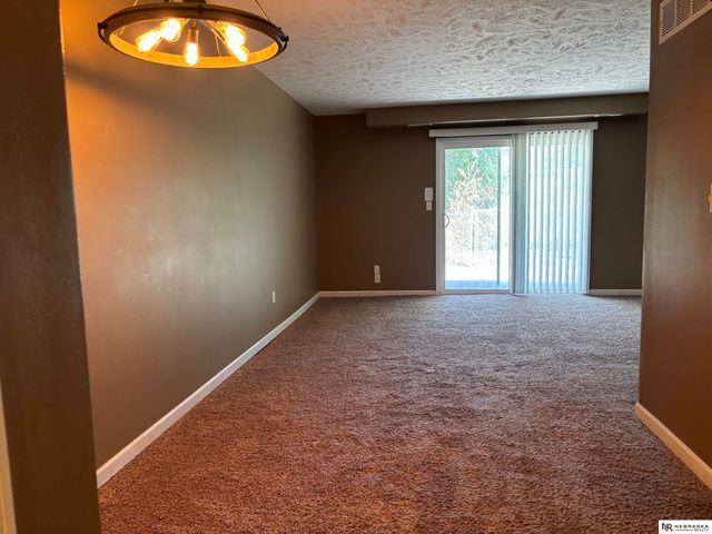 3710 N 40th Street, Lincoln, NE 68504