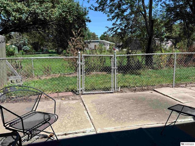 3710 N 40th Street, Lincoln, NE 68504