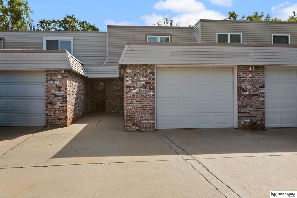 3710 N 40th Street, Lincoln, NE 68504