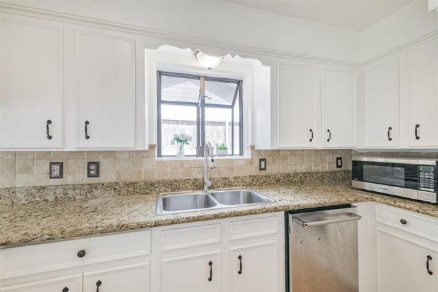 12223 Old Oaks Drive, Houston, TX 77024