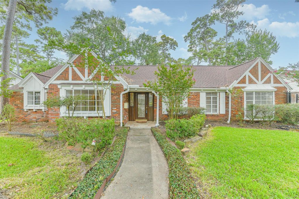 12223 Old Oaks Drive, Houston, TX 77024