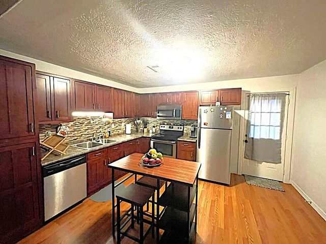 828 Robinson Road, La Porte, TX 77571