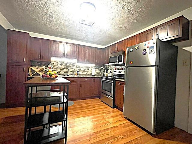 828 Robinson Road, La Porte, TX 77571