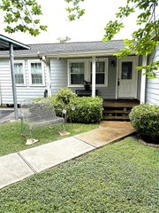 828 Robinson Road, La Porte, TX 77571