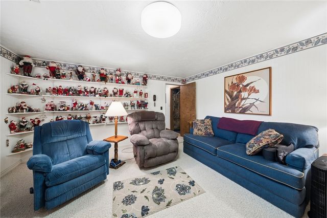 113 Skyview Dr, Penn Twp, PA 15644