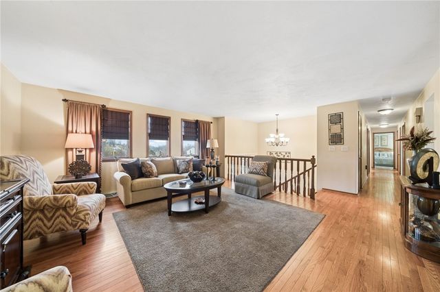 113 Skyview Dr, Penn Twp, PA 15644