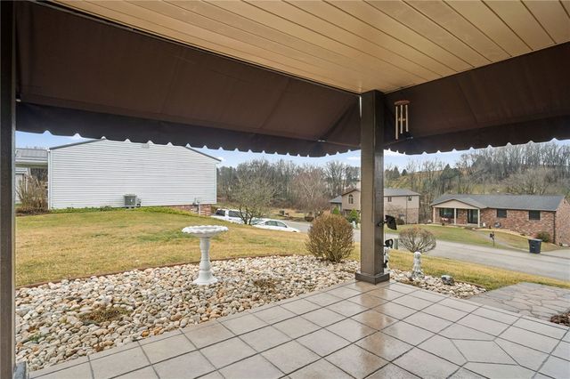 113 Skyview Dr, Penn Twp, PA 15644