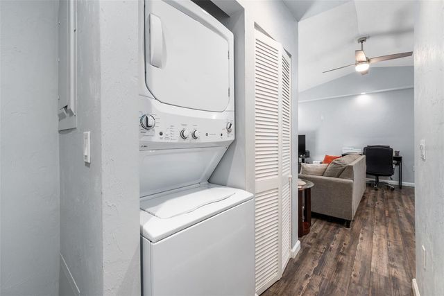 2256 W UNIVERSITY AVENUE, Gainesville, FL 32603