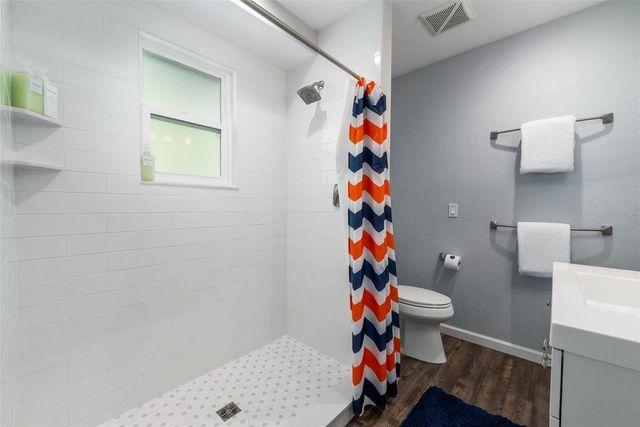 2256 W UNIVERSITY AVENUE, Gainesville, FL 32603