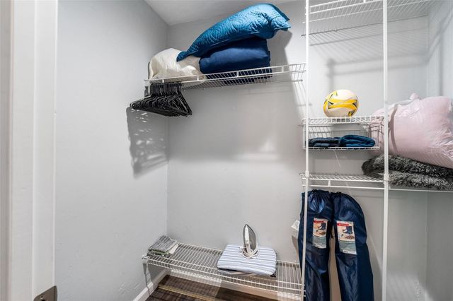 2256 W UNIVERSITY AVENUE, Gainesville, FL 32603