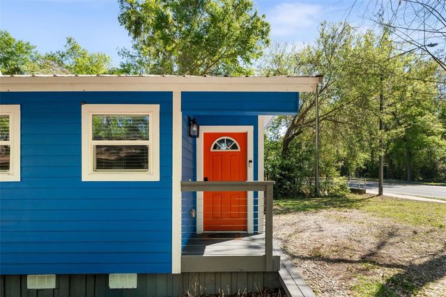 2256 W UNIVERSITY AVENUE, Gainesville, FL 32603