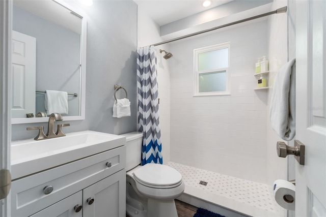 2256 W UNIVERSITY AVENUE, Gainesville, FL 32603