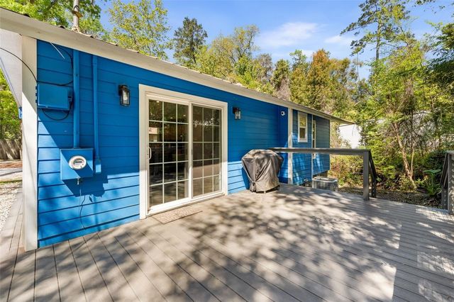 2256 W UNIVERSITY AVENUE, Gainesville, FL 32603