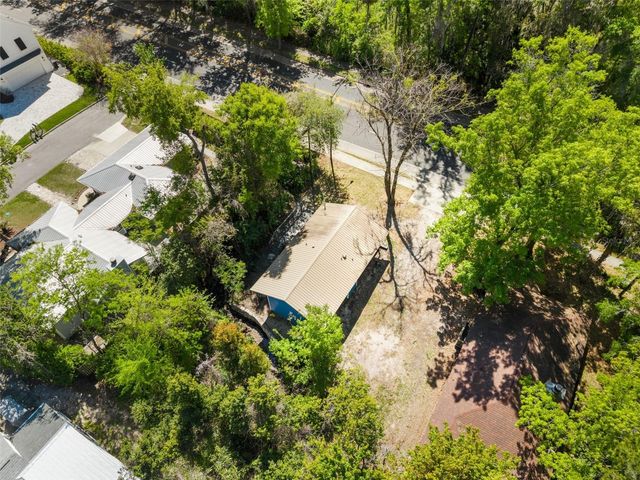 2256 W UNIVERSITY AVENUE, Gainesville, FL 32603