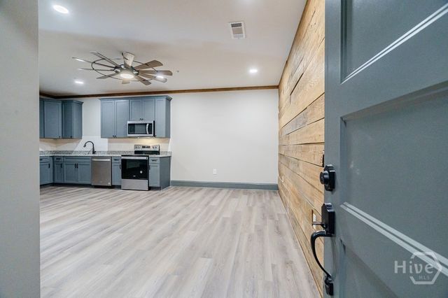 34 Depot St 22, Hartwell, GA 30643