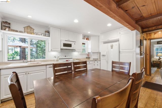 22334 Twain Harte Drive, Twain Harte, CA 95383