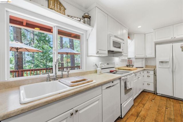 22334 Twain Harte Drive, Twain Harte, CA 95383