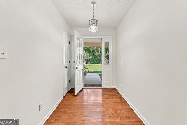 415 W McIntosh Road, Brooks, GA 30205
