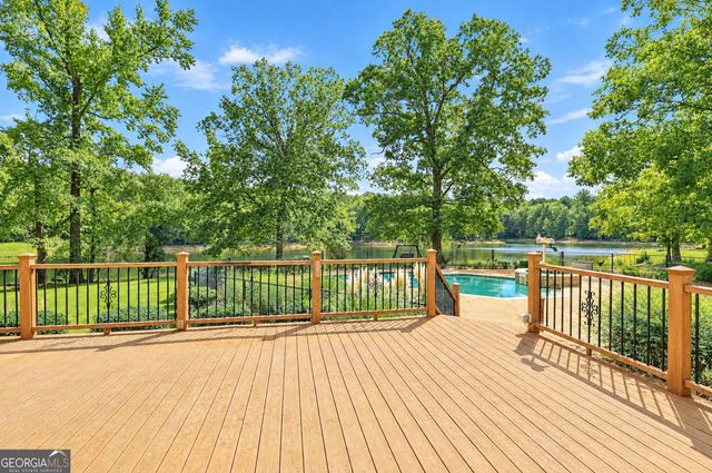 415 W McIntosh Road, Brooks, GA 30205