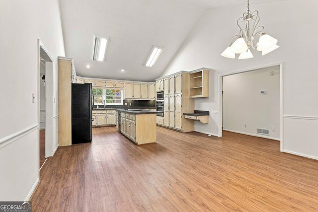 415 W McIntosh Road, Brooks, GA 30205