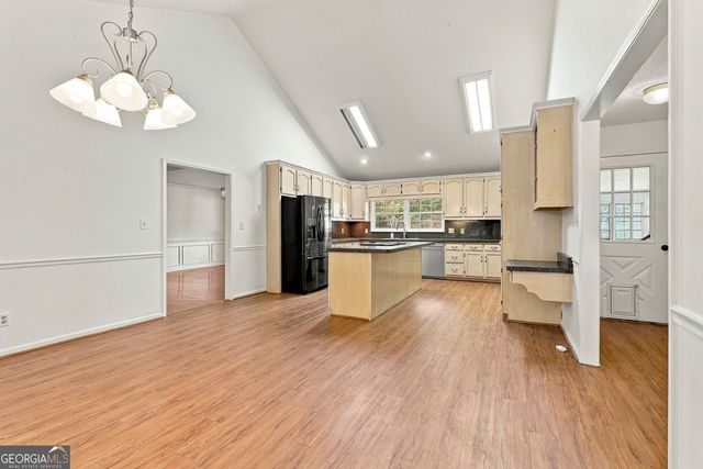 415 W McIntosh Road, Brooks, GA 30205