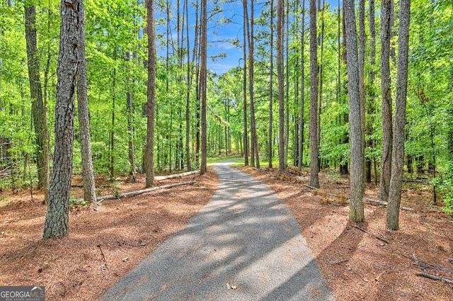 415 W McIntosh Road, Brooks, GA 30205