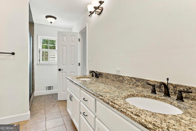 415 W McIntosh Road, Brooks, GA 30205
