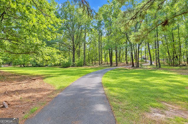 415 W McIntosh Road, Brooks, GA 30205