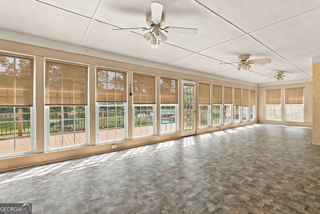 415 W McIntosh Road, Brooks, GA 30205