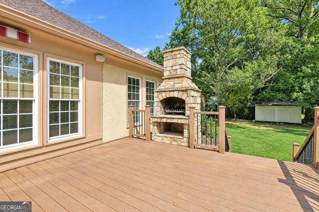 415 W McIntosh Road, Brooks, GA 30205