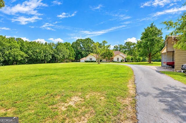 415 W McIntosh Road, Brooks, GA 30205