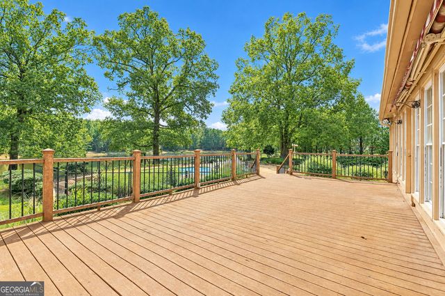 415 W McIntosh Road, Brooks, GA 30205
