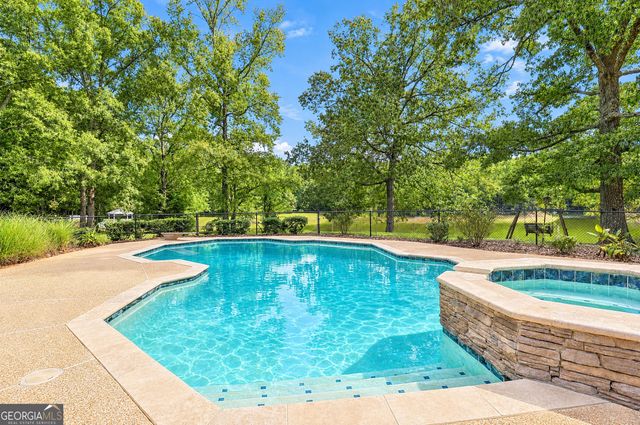 415 W McIntosh Road, Brooks, GA 30205