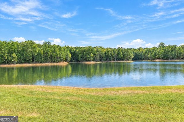415 W McIntosh Road, Brooks, GA 30205